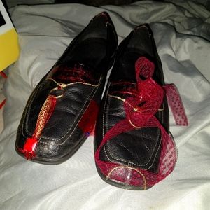 Croft & Barrow Lottie Black x Lineáņ Ahilniám Women's 9M Loafers -Black/Gold/Red